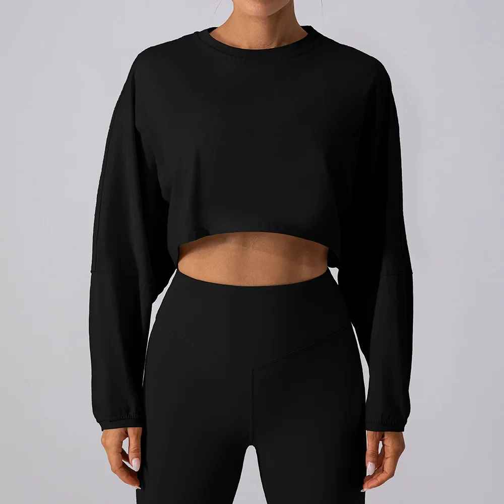 Crop top femme toutes morphologies flatteuses, tee shirt court coupe valorisante silhouette