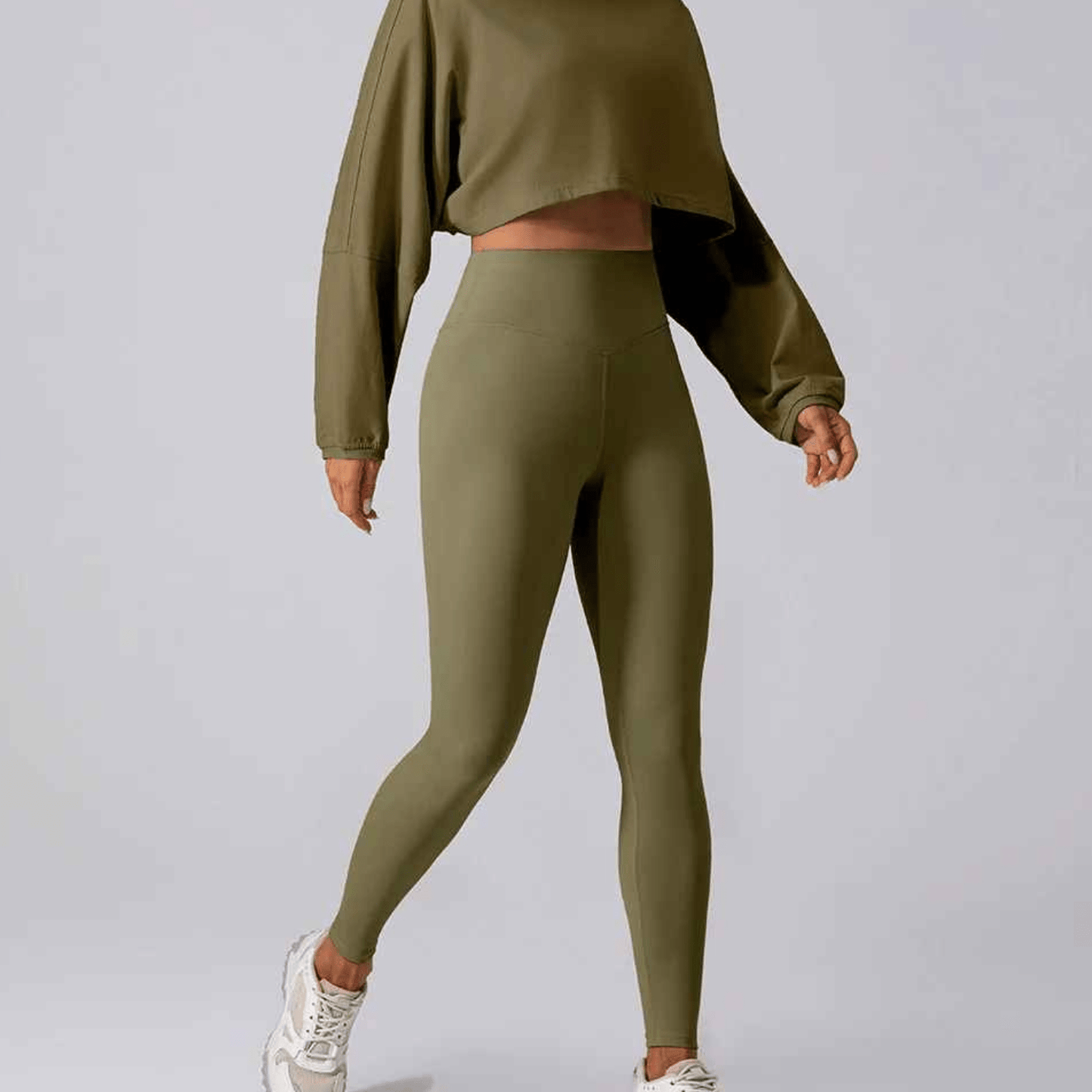 Crop top sport femme casual chic, haut court décontracté élégant lifestyle