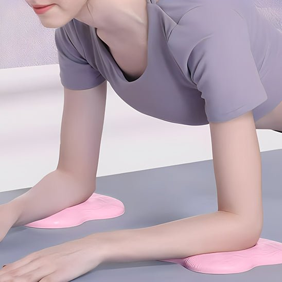 Femme utilisant le coussin yoga ZafuFlow pour soutenir son poignet en planche latérale