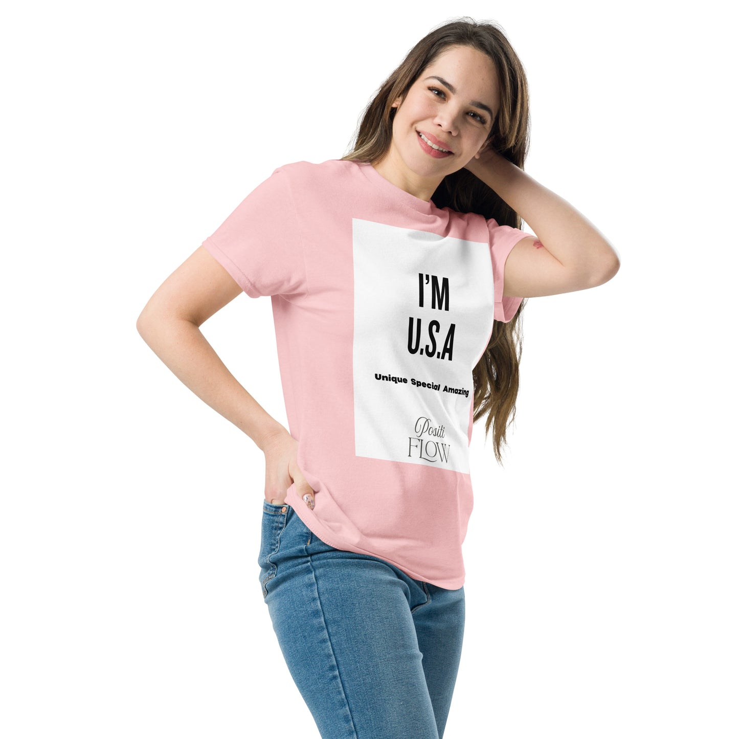 T-shirt rose en coton bio avec le design i'm USA imprimé sur le devant.