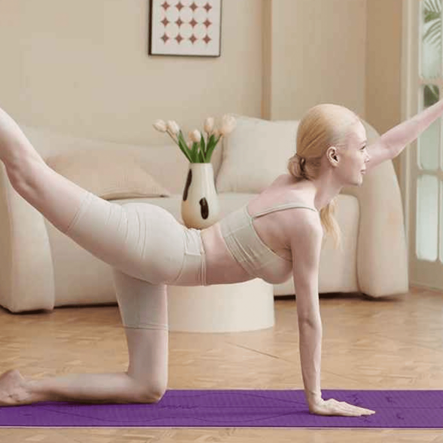 Vue de profil du tapis de yoga de 6mm, illustrant l'épaisseur et l'amorti pour la protection des articulations