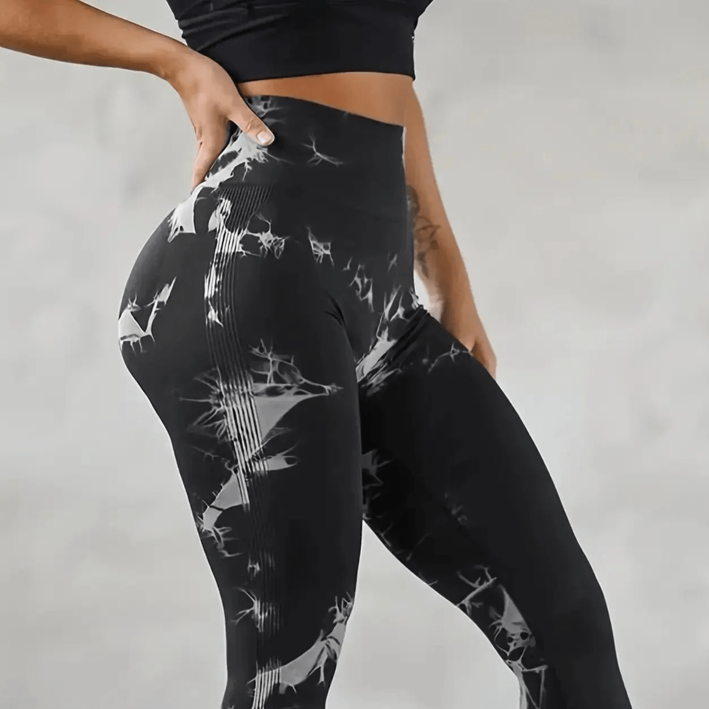 legging sport femme silhouette gainante noir blanc