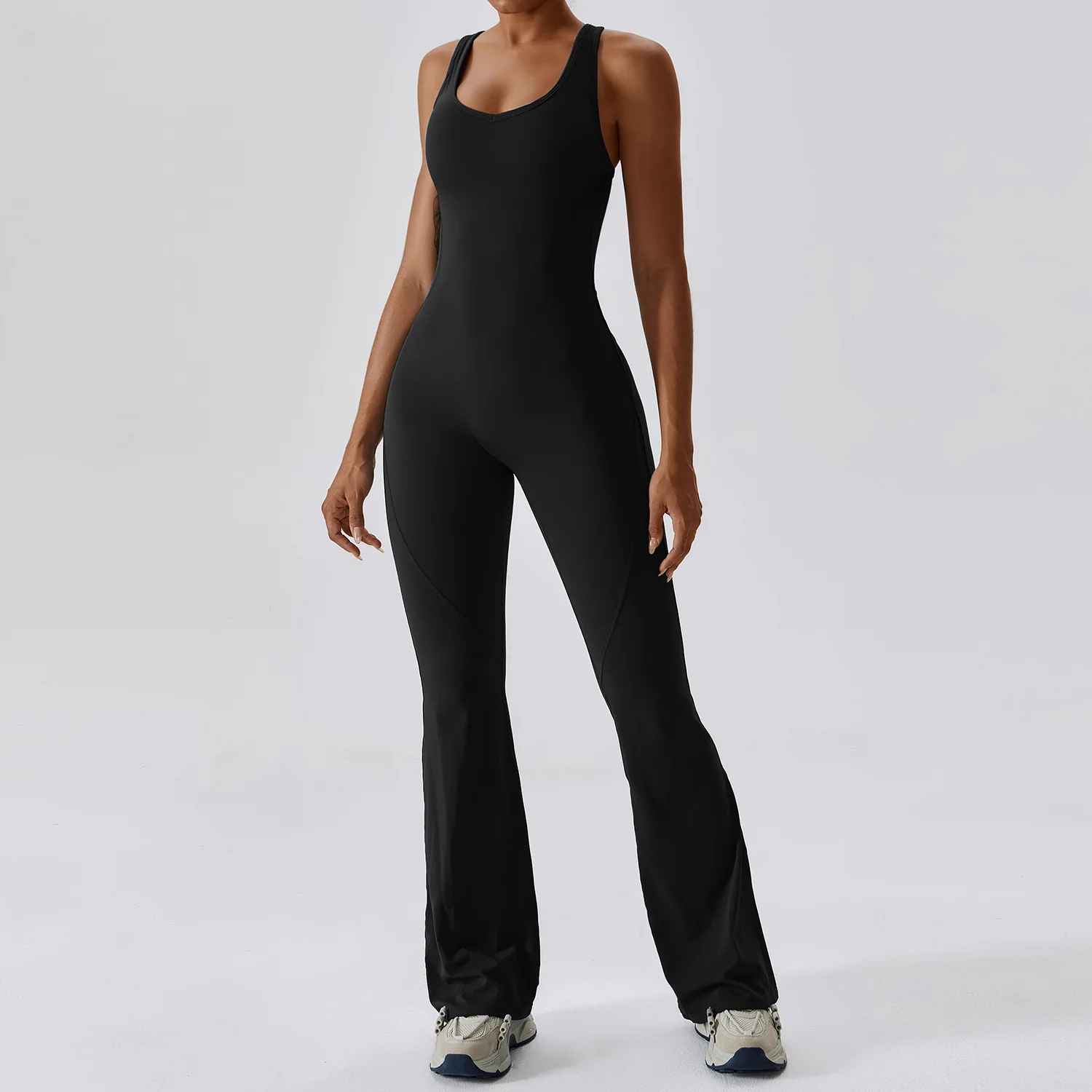 Ajustement parfait combinaison sport taille normale respecte courbes