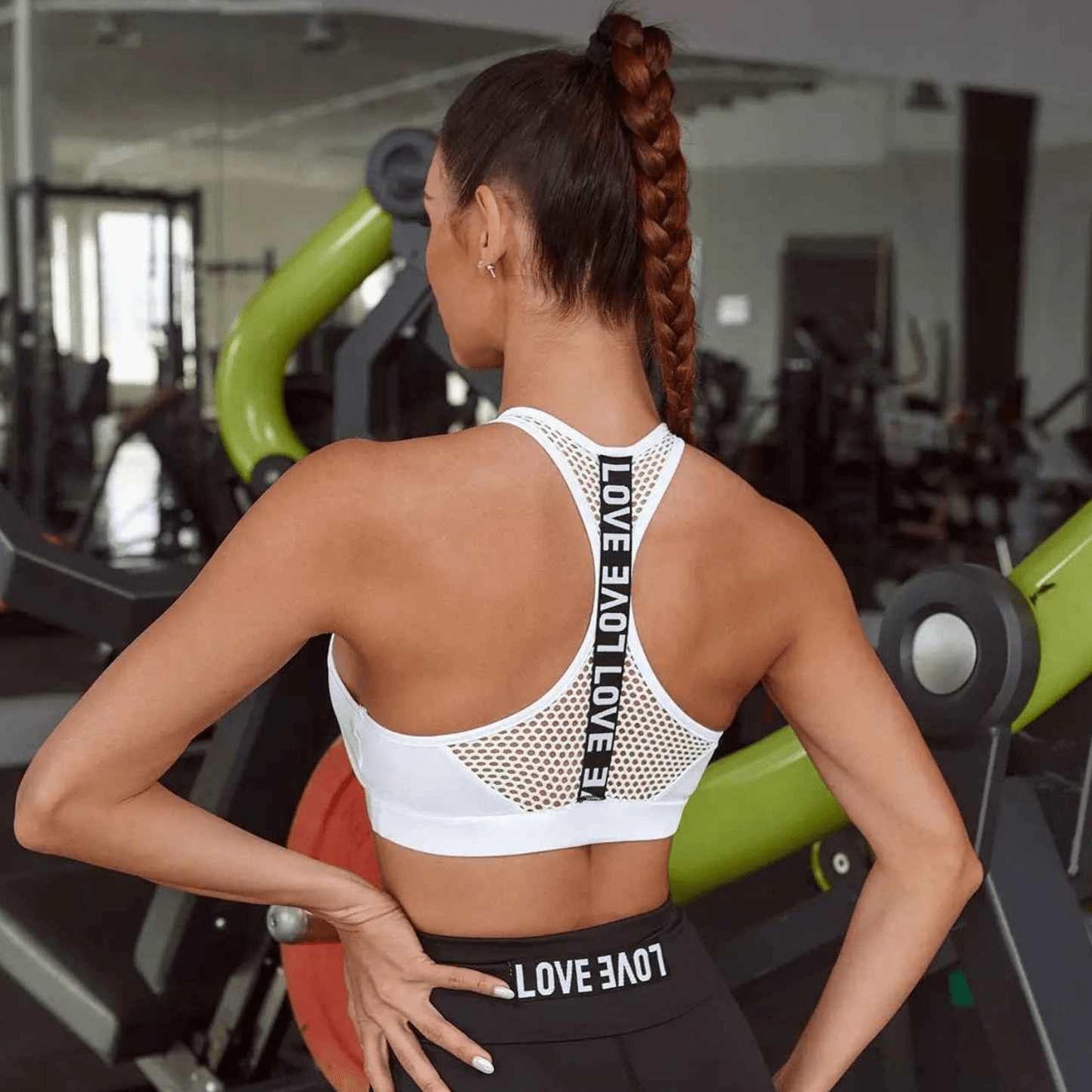 Bretelles croisées dos sexy brassiere sport femme design élégant