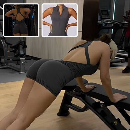 Combie shorte femme vue de profil, coupe anatomique barboteuse fitness