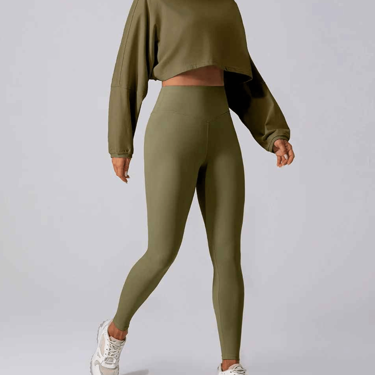 Crop top sport femme casual chic, haut court décontracté élégant lifestyle