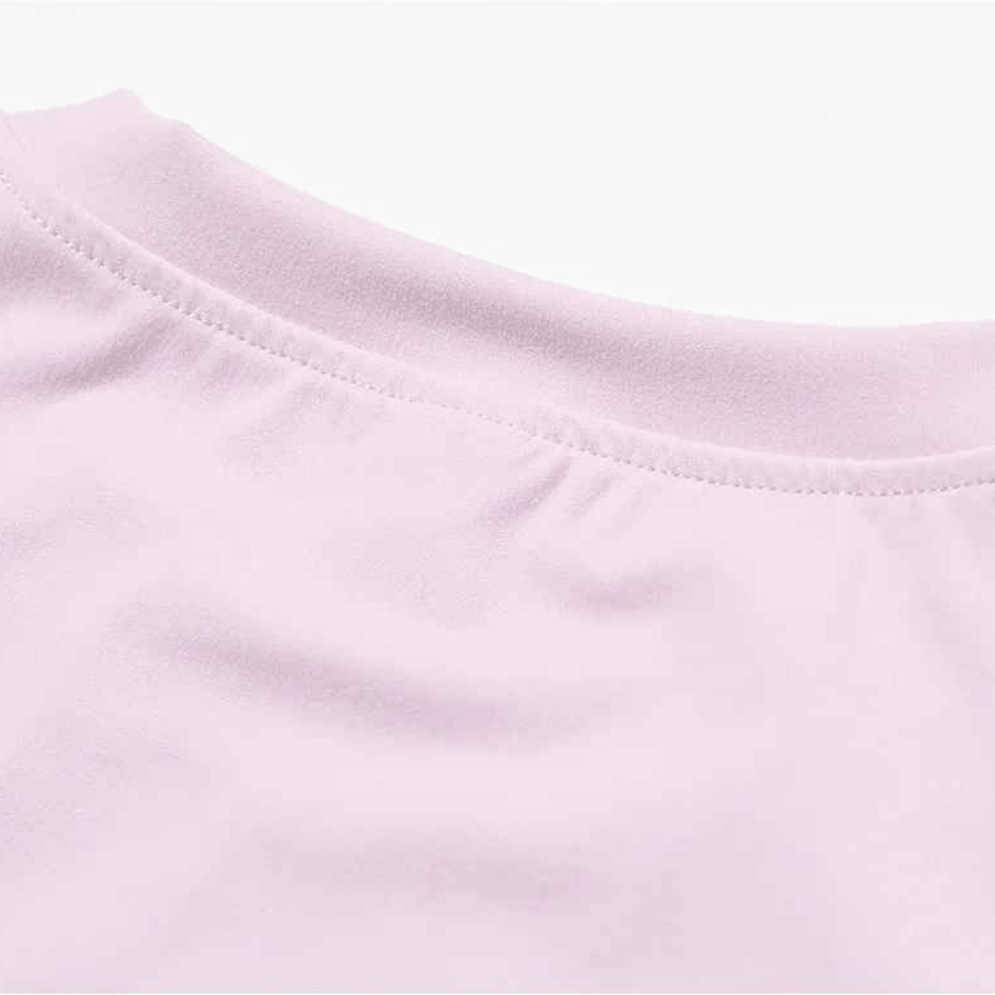 Détail tissu technique t shirt femme anti-transpiration