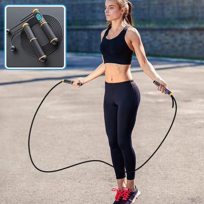 Femme entrainement corde sans corde bureau pause déjeuner
