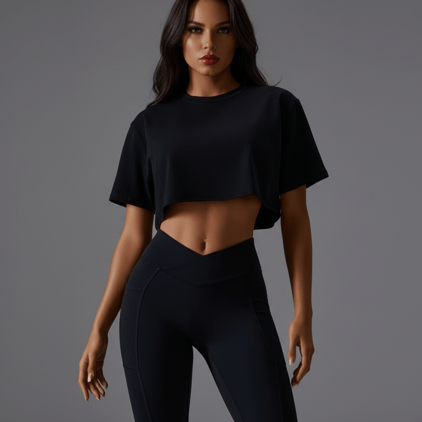 Femme portant t shirt boxy silhouette oversize décontractée style sport-chic