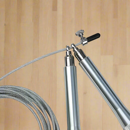 corde à sauter argentée rotation fluide