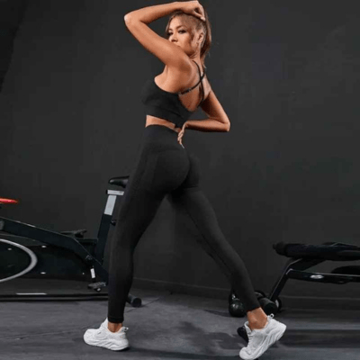 Look athleisure tenue sport femme chic ensemble élégant lifestyle quotidien