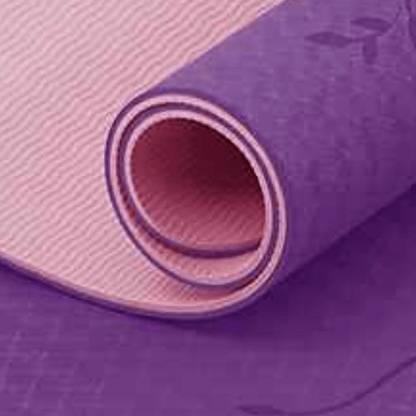 Nettoyage facile du tapis de yoga TPE avec un chiffon doux, soulignant son entretien simple