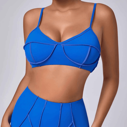 Plis stratégiques soutien gorge sport froissé innovation esthétique unique