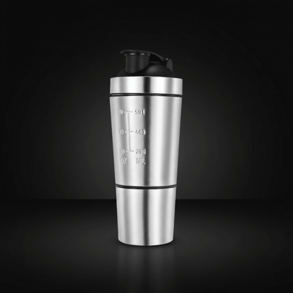 Shaker Protéine, gourde métallique isotherme avec bouchon noir, graduations visibles, prête pour tes boissons protéinées.
