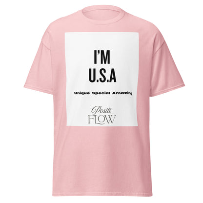 T-shirt rose avec le design i'm USA, soigneusement plié.