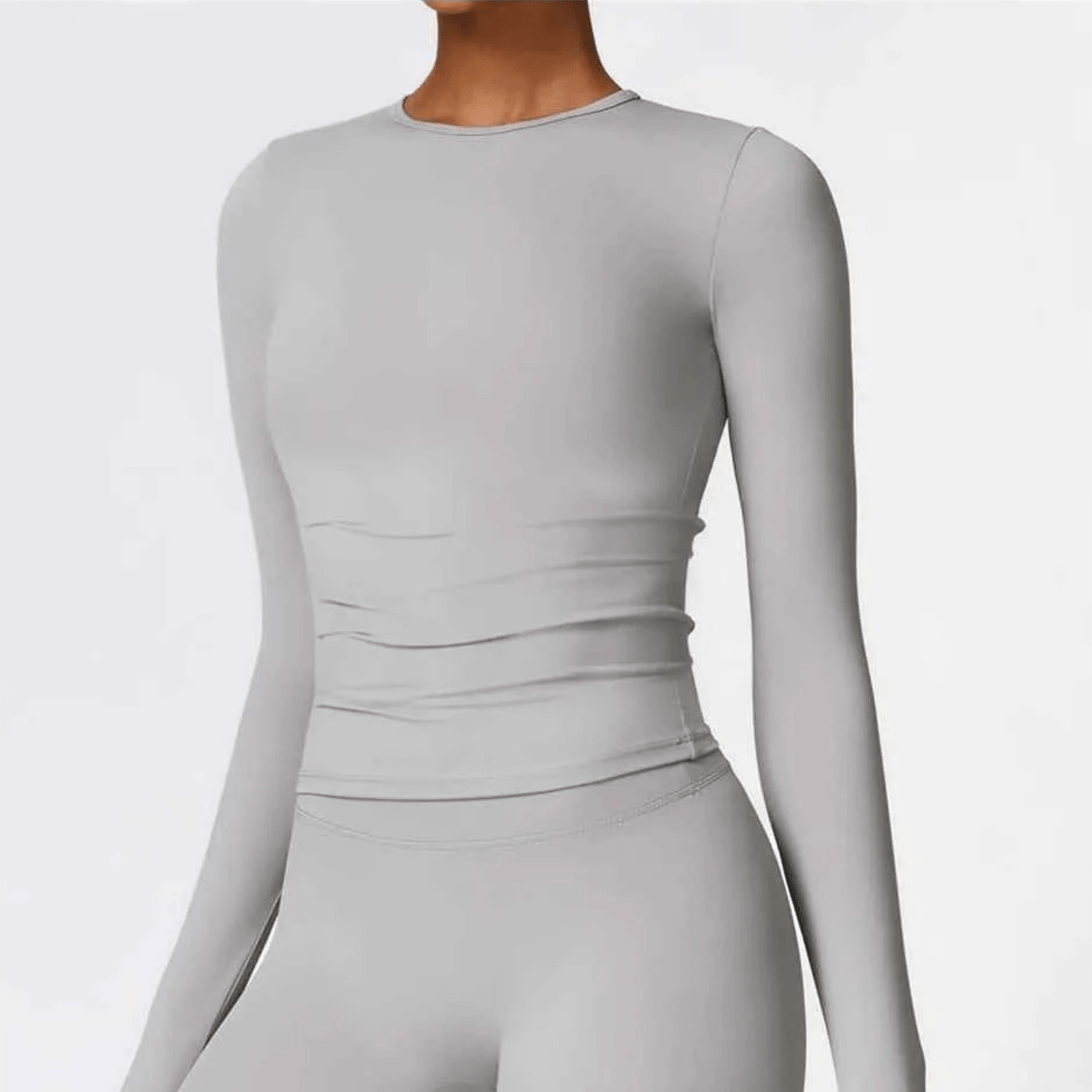 Tissu technique respirant et extensible du t-shirt compressif femme seamless, idéal sport et yoga
