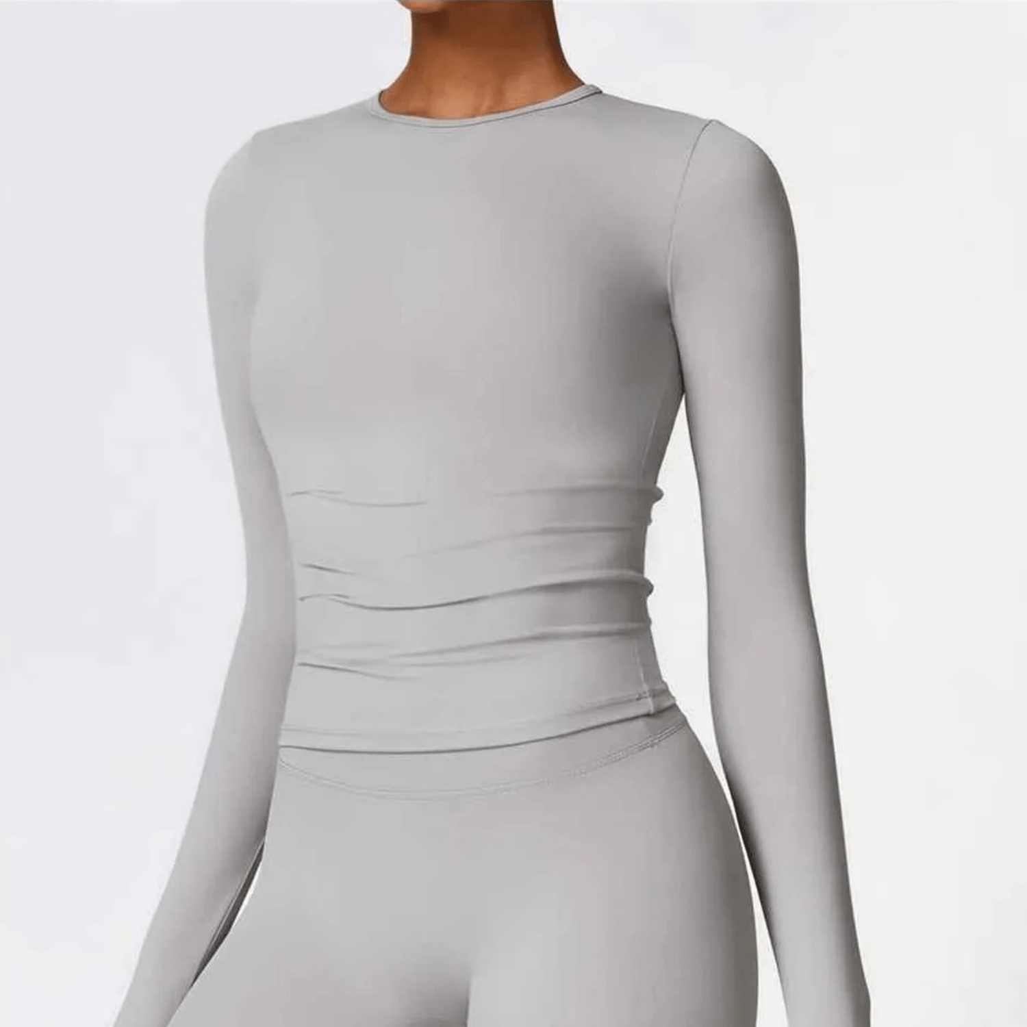 Tissu technique respirant et extensible du t-shirt compressif femme seamless, idéal sport et yoga