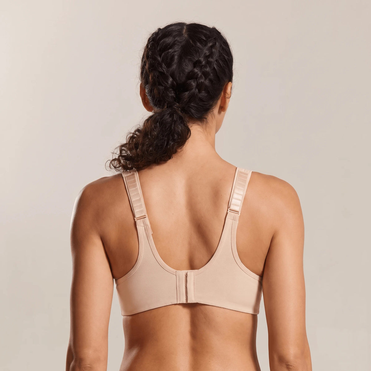 Fermeture à crochets dans le dos de la brassière running grande taille beige