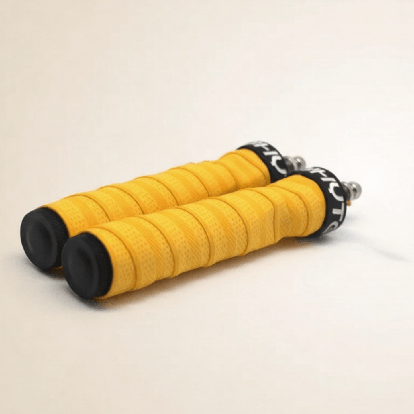  Poignées jaunes antidérapantes de la corde à sauter de boxe, avec vis de réglage