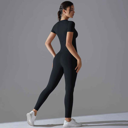 Écosystème yoga tenue ensemble lifestyle holistique