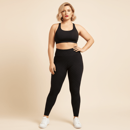 Legging anti-cellulite grande taille texturé taille haute, effet ventre plat, femme ronde de face, studio crème