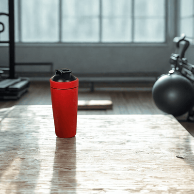 shaker rouge mélange avant après dissolution parfaite transformation