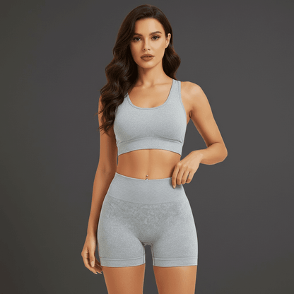 Short yoga gris clair vue de face taille haute avec ceinture ribbed seamless