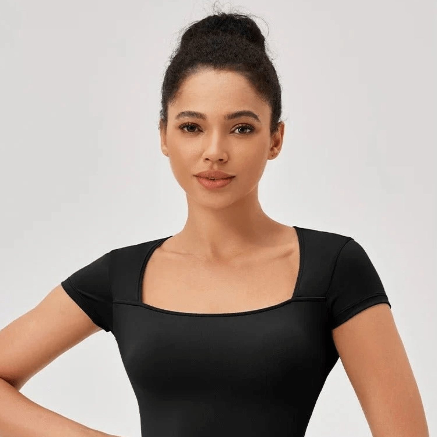 t-shirt noir femme sport haute performance coupe professionnelle