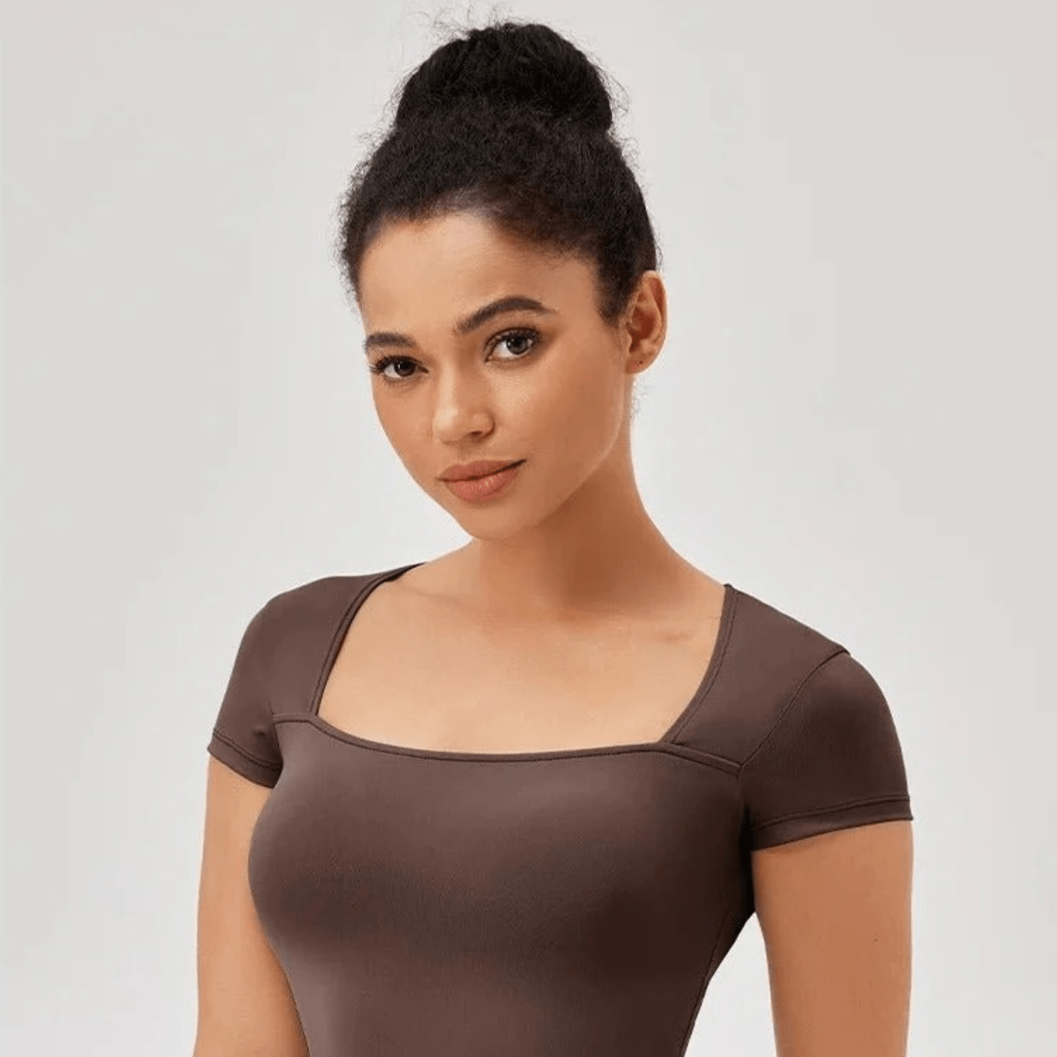 t-shirt noir femme yoga haute performance flexibilité maximale confort