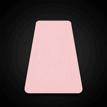 Tapis du sport MaxFit NBR rose, photo packshot sur fond noir premium minimaliste