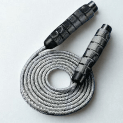utilisantion corde a sauter perte poids cardio maison salon